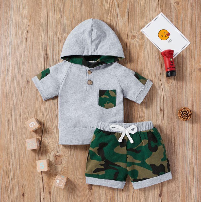 Hooded Camouflage Shorts Outfit